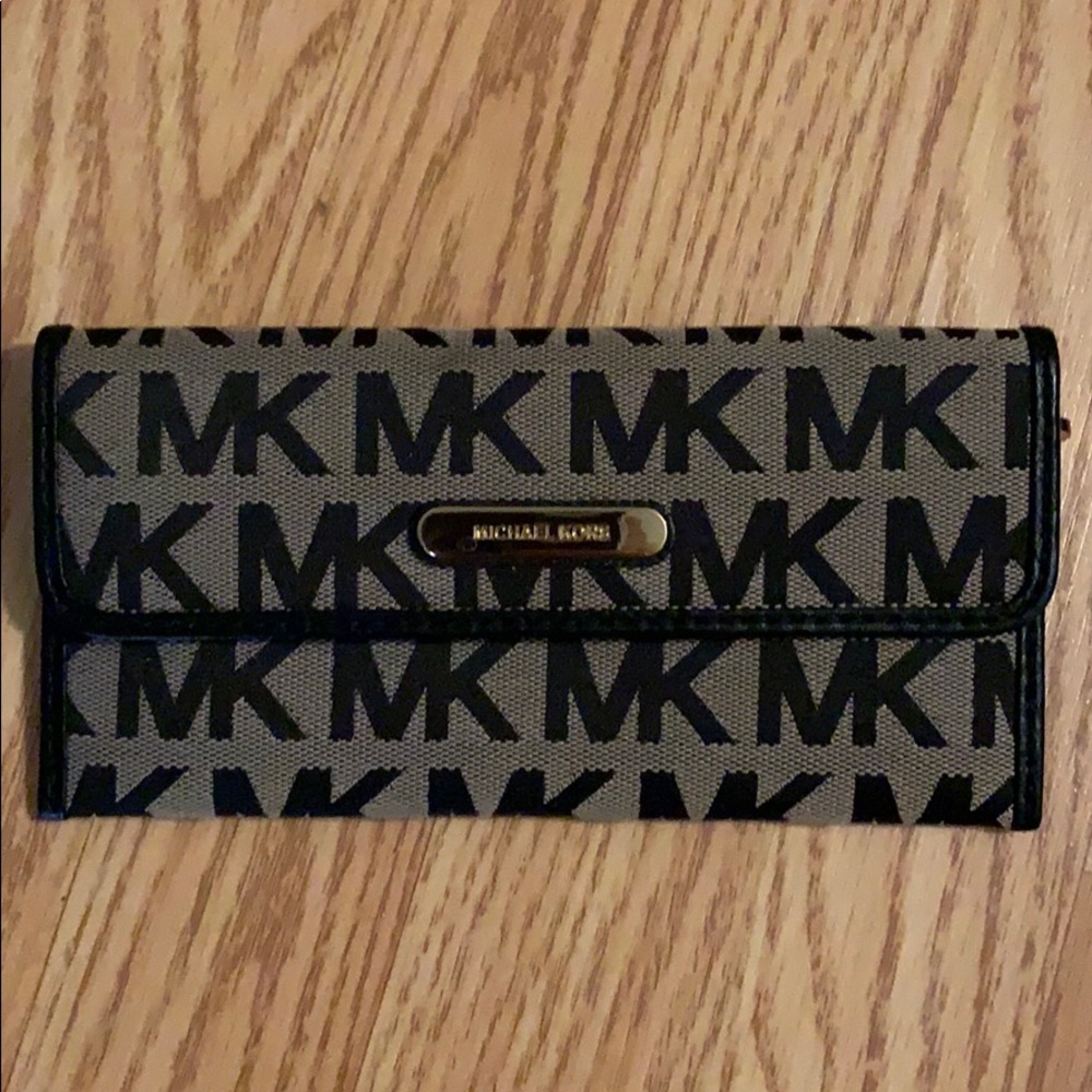 MICHAEL KORS WALLET
